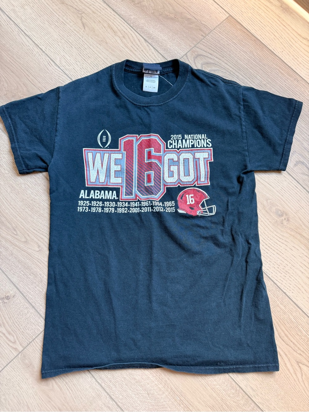Alabama 'We Got 16' Black Championship T‑Shirt Size Kids XL or Adult Small